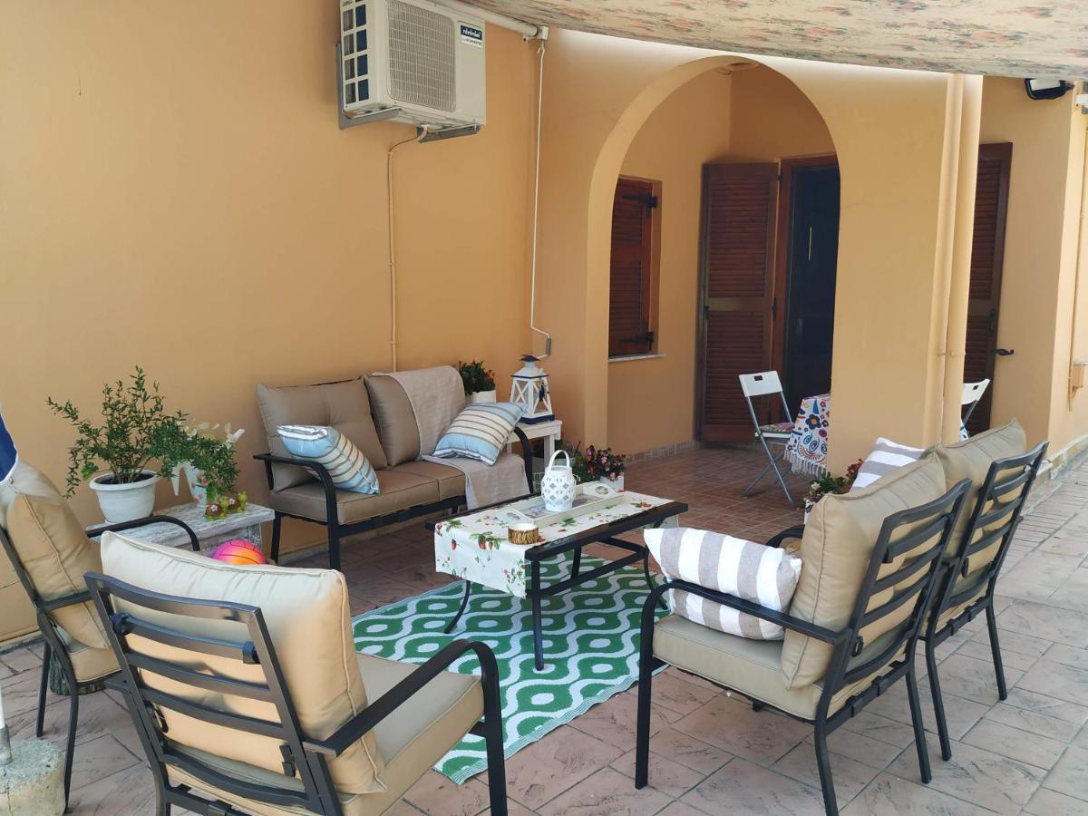 Family Holiday Apartment With Garden & Bbq Velonádes Exteriör bild
