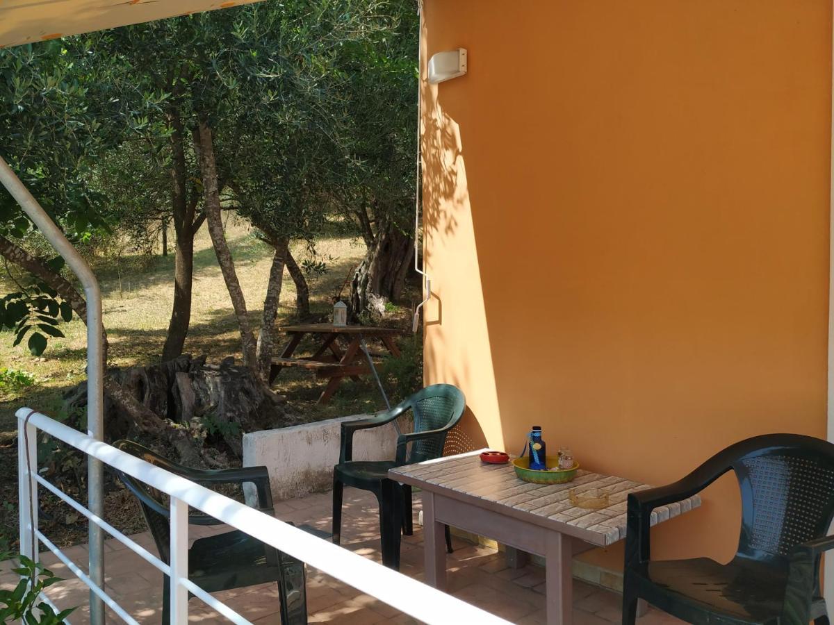 Family Holiday Apartment With Garden & Bbq Velonádes Exteriör bild