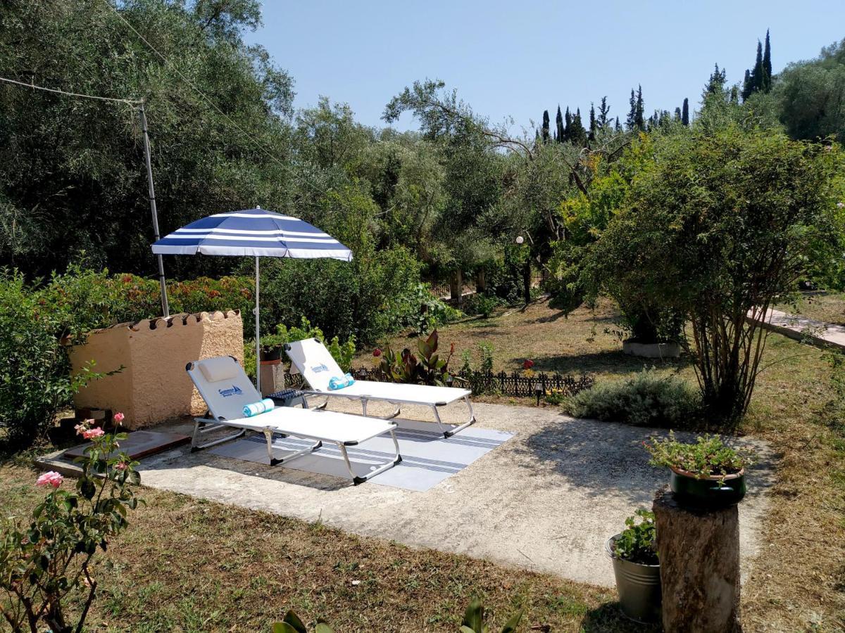 Family Holiday Apartment With Garden & Bbq Velonádes Exteriör bild